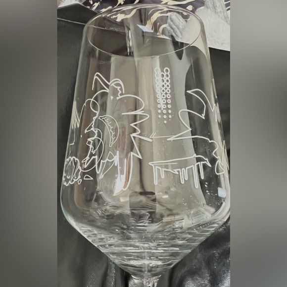 RuneScape | Rasial etched wine glass. - Picture 2 of 16